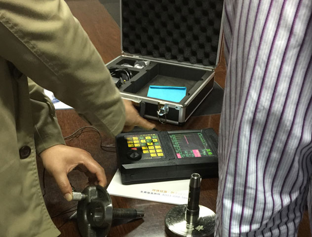 探傷儀使用現(xiàn)場(chǎng)